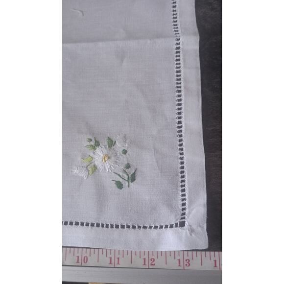 Linen handkerchief with Daisy  Embroidery White 13" - Picture 4 of 4